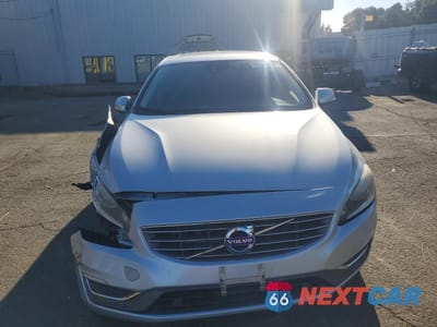 Piąte zdjęcie samochodu w środku: 2016 VOLVO S60 PREMIER VIN:LYV402FK1GB089077 - miniatura