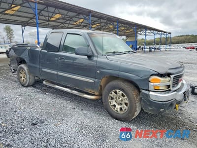 Czwarte zdjęcie samochodu z boku: 2005 GMC NEW SIERRA C1500 VIN:2GTEC19TX51180759 - miniatura