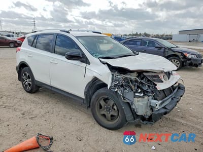 Czwarte zdjęcie samochodu z boku: 2015 TOYOTA RAV4 LE VIN:JTMZFREV2FJ026360 - miniatura