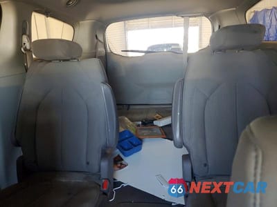 Zdjęcie 10 z 12 samochodu: 2020 CHRYSLER PACIFICA TOURING VIN:2C4RC1FG1LR192144 - miniatura