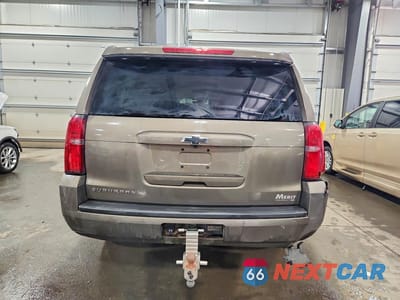 Zdjęcie 6 z 13 samochodu: 2016 CHEVROLET SUBURBAN K1500 LT VIN:1GNSKHKC3GR430952 - miniatura