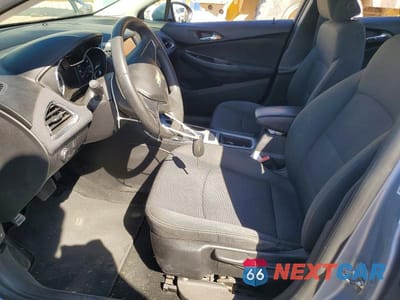 Zdjęcie 7 z 12 samochodu: 2017 CHEVROLET CRUZE LS VIN:1G1BC5SM3H7164223 - miniatura