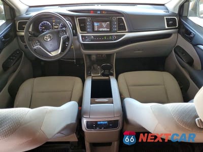 Zdjęcie 8 z 13 samochodu: 2019 TOYOTA HIGHLANDER LE VIN:5TDZZRFH7KS298190 - miniatura