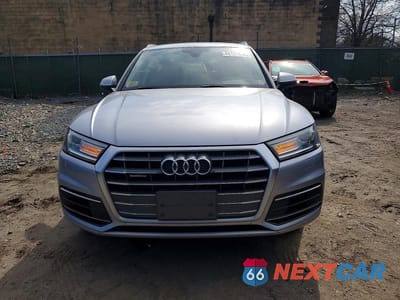 Piąte zdjęcie samochodu w środku: 2018 AUDI Q5 PREMIUM VIN:WA1ANAFY7J2120340 - miniatura