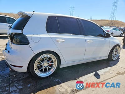Trzecie zdjęcie samochodu z tyłu: 2013 VOLKSWAGEN GTI VIN:WVWHD7AJ5DW116918 - miniatura