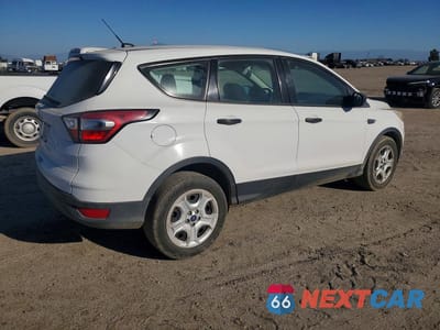Trzecie zdjęcie samochodu z tyłu: 2017 FORD ESCAPE S VIN:1FMCU0F72HUC11478 - miniatura