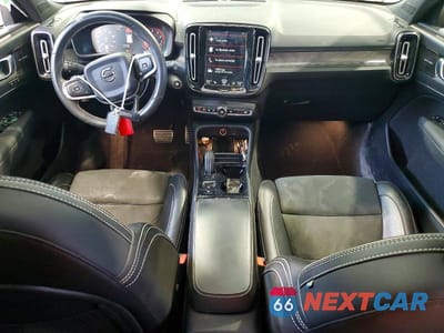 Zdjęcie 8 z 14 samochodu: 2019 VOLVO XC40 T5 R-DESIGN VIN:YV4162UM5K2057519 - miniatura