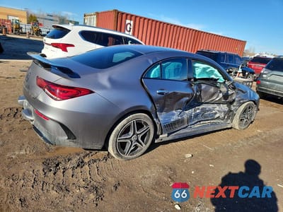 Trzecie zdjęcie samochodu z tyłu: 2022 MERCEDES-BENZ CLA 250 4MATIC VIN:W1K5J4HB8NN320201 - miniatura