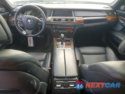 Zdjęcie 8 z 13 samochodu: 2014 BMW 750 LXI VIN:WBAYF8C57ED652666 - miniatura