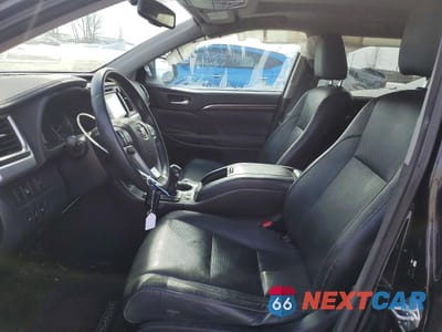 Zdjęcie 7 z 11 samochodu: 2016 TOYOTA HIGHLANDER LIMITED VIN:5TDDKRFH1GS275199 - miniatura