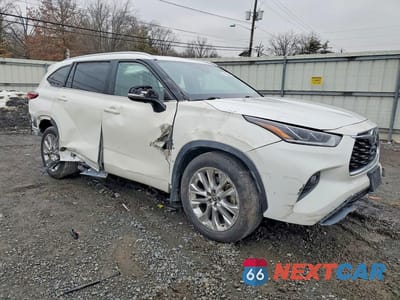 Czwarte zdjęcie samochodu z boku: 2021 TOYOTA HIGHLANDER LIMITED VIN:5TDDZRBH7MS094380 - miniatura