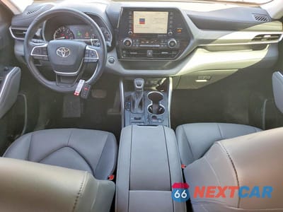 Zdjęcie 8 z 12 samochodu: 2022 TOYOTA HIGHLANDER XLE VIN:5TDGZRBH8NS190002 - miniatura