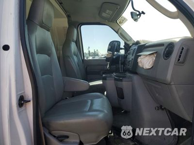 Zdjęcie 6 z 11 samochodu: 2019 FORD ECONOLINE E350 SUPER DUTY CUTAWAY VAN VIN:1FDWE3F64KDC04137 - miniatura