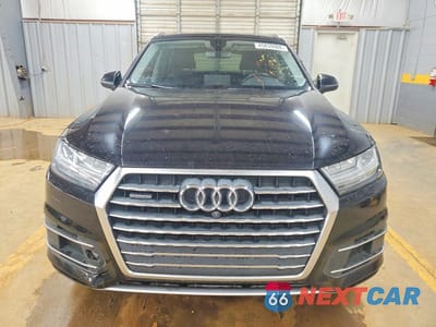 Piąte zdjęcie samochodu w środku: 2017 AUDI Q7 PREMIUM PLUS VIN:WA1LHAF71HD041316 - miniatura