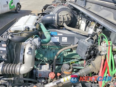 Zdjęcie 7 z 10 samochodu: 2022 VOLVO VNR - SEMI TRUCK VIN:4V4WC9EH7NN314635 - miniatura