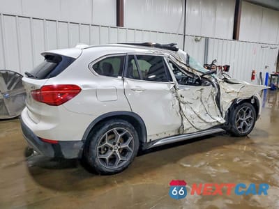 Trzecie zdjęcie samochodu z tyłu: 2017 BMW X1 XDRIVE28I VIN:WBXHT3C31H5F83040 - miniatura