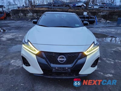 Piąte zdjęcie samochodu w środku: 2023 NISSAN MAXIMA 3.5 SR VIN:1N4AA6EV1PC502426 - miniatura