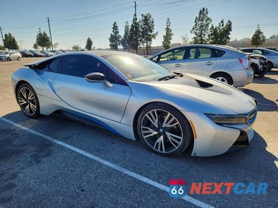 Czwarte zdjęcie samochodu z boku: 2015 BMW I8 VIN:WBY2Z2C52FV392023 - miniatura