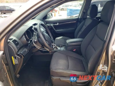 Zdjęcie 7 z 12 samochodu: 2011 KIA SORENTO LX VIN:5XYKTDA21BG078016 - miniatura
