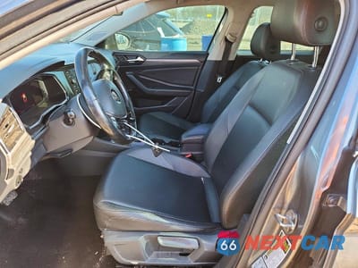 Zdjęcie 7 z 11 samochodu: 2019 VOLKSWAGEN JETTA SEL VIN:3VWE57BU5KM065410 - miniatura