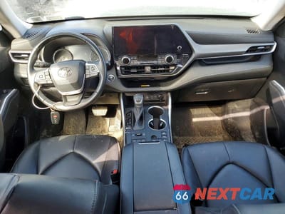 Zdjęcie 8 z 12 samochodu: 2023 TOYOTA HIGHLANDER XLE VIN:5TDKDRBH5PS023723 - miniatura