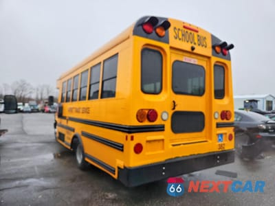 Trzecie zdjęcie samochodu z tyłu: 2017 CHEVROLET EXPRESS G4500 VIN:1HA6GUBG5HN001730 - miniatura