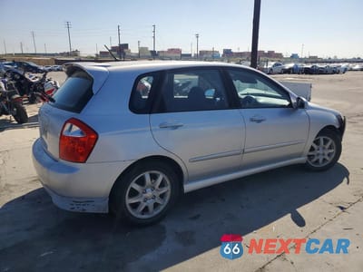 Trzecie zdjęcie samochodu z tyłu: 2006 KIA SPECTRA SPECTRA5 VIN:KNAFE162865347837 - miniatura