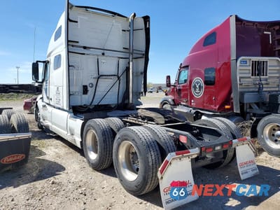 Trzecie zdjęcie samochodu z tyłu: 2024 VOLVO VN VNL - SEMI TRUCK VIN:4V4NC9EJ0RN662118 - miniatura