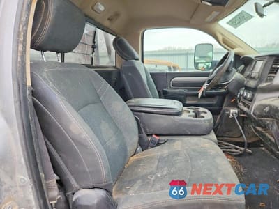 Zdjęcie 10 z 11 samochodu: 2019 RAM 2500 TRADESMAN VIN:3C6MR5AJ0KG661562 - miniatura