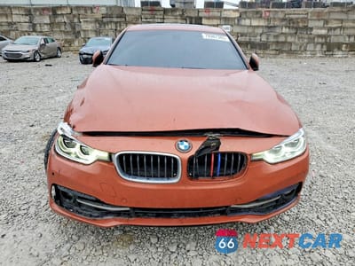 Piąte zdjęcie samochodu w środku: 2017 BMW 330 VIN:WBA8B9G34HNU52935 - miniatura