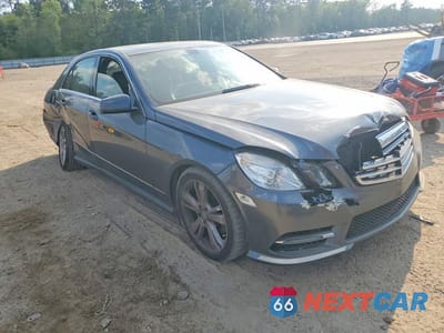 Czwarte zdjęcie samochodu z boku: 2013 MERCEDES-BENZ E 350 VIN:WDDHF5KB8DA711173 - miniatura