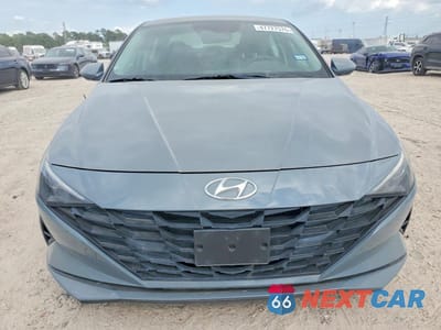 Piąte zdjęcie samochodu w środku: 2022 HYUNDAI ELANTRA SE VIN:KMHLL4AG6NU335525 - miniatura