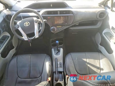 Zdjęcie 8 z 12 samochodu: 2012 TOYOTA PRIUS C ONE VIN:JTDKDTB30C1526598 - miniatura