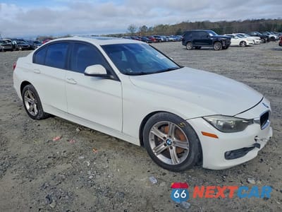 Czwarte zdjęcie samochodu z boku: 2013 BMW 320 I VIN:WBA3B1C55DK128682 - miniatura