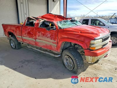 Czwarte zdjęcie samochodu z boku: 2002 CHEVROLET SILVERADO K2500 HEAVY DUTY VIN:1GCHK23G12F102747 - miniatura