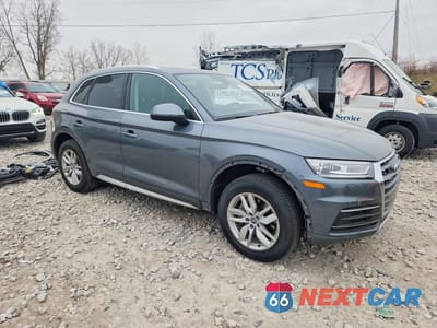 Czwarte zdjęcie samochodu z boku: 2020 AUDI Q5 PREMIUM VIN:WA1ANAFY3L2096895 - miniatura