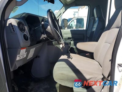 Piąte zdjęcie samochodu w środku: 2013 FORD ECONOLINE E350 SUPER DUTY CUTAWAY VAN VIN:1FDWE3FL0DDB26352 - miniatura