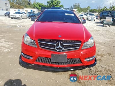 Piąte zdjęcie samochodu w środku: 2014 MERCEDES-BENZ C 250 VIN:WDDGJ4HB9EG265805 - miniatura