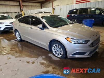 Czwarte zdjęcie samochodu z boku: 2017 FORD FUSION S VIN:3FA6P0G79HR392910 - miniatura