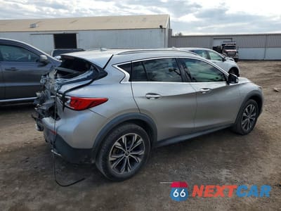 Trzecie zdjęcie samochodu z tyłu: 2018 INFINITI QX30 PREMIUM VIN:SJKCH5CR0JA046384 - miniatura