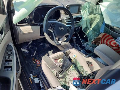 Zdjęcie 8 z 12 samochodu: 2020 HYUNDAI TUCSON SE VIN:KM8J2CA42LU226714 - miniatura