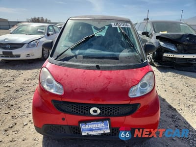 Piąte zdjęcie samochodu w środku: 2014 SMART FORTWO PURE VIN:WMEEJ3BA2EK757330 - miniatura