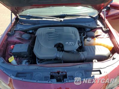 Zdjęcie 11 z 13 samochodu: 2019 CHRYSLER 300 S VIN:2C3CCABG3KH562885 - miniatura
