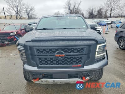 Piąte zdjęcie samochodu w środku: 2021 NISSAN TITAN PRO-4X VIN:1N6AA1ED0MN511149 - miniatura