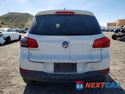 Zdjęcie 6 z 11 samochodu: 2015 VOLKSWAGEN TIGUAN S VIN:WVGAV7AX9FW513937 - miniatura
