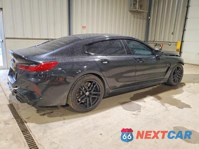 Trzecie zdjęcie samochodu z tyłu: 2023 BMW M8 VIN:WBSGV0C01PCK32961 - miniatura