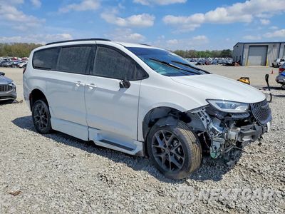 Czwarte zdjęcie samochodu z boku: 2023 CHRYSLER PACIFICA TOURING L VIN:2C4RC1BG1PR538284 - miniatura