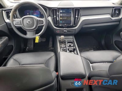 Zdjęcie 8 z 13 samochodu: 2023 VOLVO XC60 CORE VIN:YV4H60DV1P1393189 - miniatura