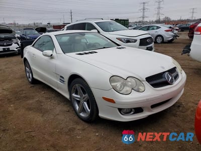 Czwarte zdjęcie samochodu z boku: 2007 MERCEDES-BENZ SL 550 VIN:WDBSK71FX7F129349 - miniatura