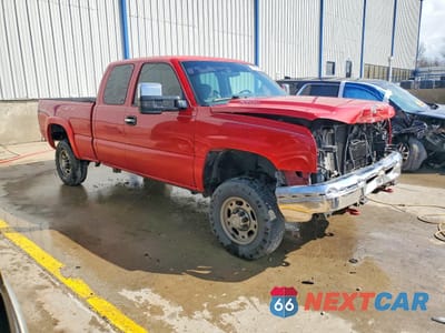 Czwarte zdjęcie samochodu z boku: 2005 CHEVROLET SILVERADO K2500 HEAVY DUTY VIN:1GCHK29205E291056 - miniatura